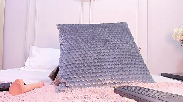 CharlotteBrownn_'s cam snapshot