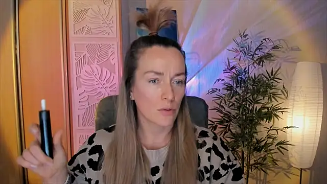 RebeccaMartinez live sex cam