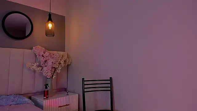 alice_lodge's cam snapshot