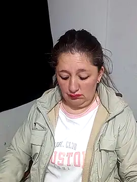 MilfCute_sex's cam snapshot