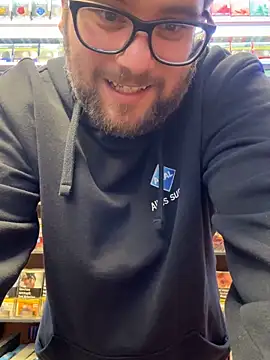 Dominic2295 live sex cam