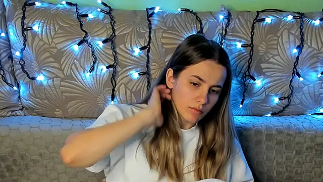 MaggieCake's cam snapshot