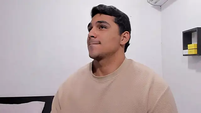 noah_belami's cam snapshot