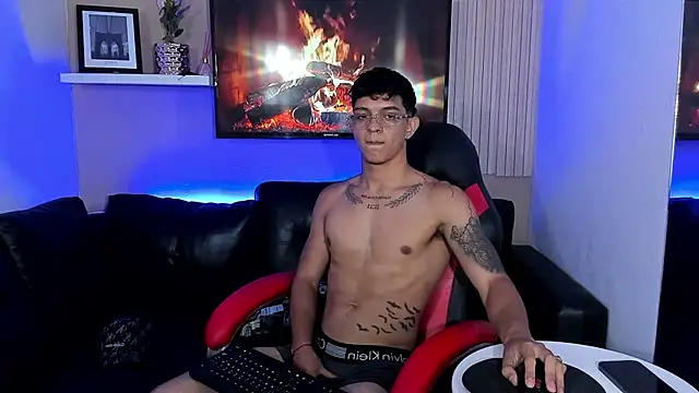 noah_cole_'s cam snapshot