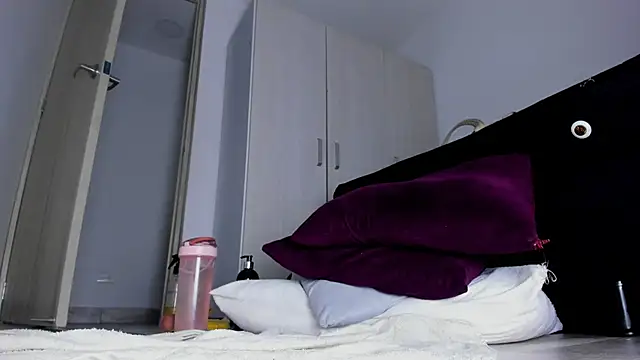 Skarleth69 live sex cam