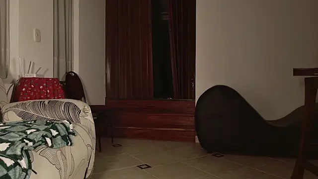 DeesseLuxure's cam snapshot