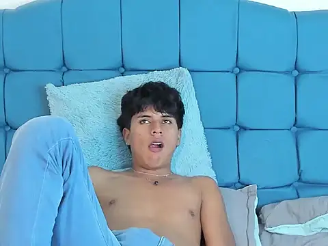 Valentino_Lane live sex cam