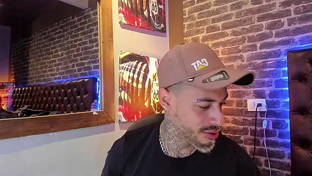 VinzenzRizzo live sex cam