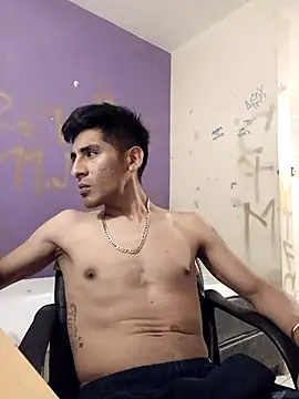 LeonRoots's cam snapshot