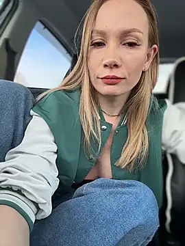 LavenderHot's cam snapshot