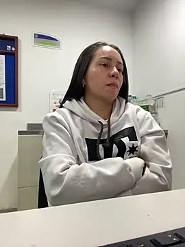 HealingHoney's cam snapshot