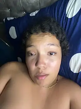 PetiteKattia's cam snapshot