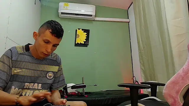 No_mercy_group_'s cam snapshot