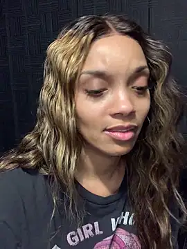 Rakiyahcharms's cam snapshot