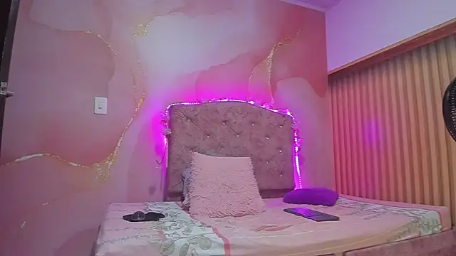 violet_taylor_'s cam snapshot