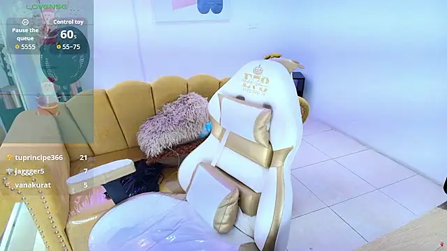 Charlotte_milleers live sex cam