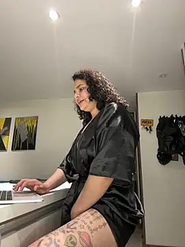 Emmy-Russo's cam snapshot