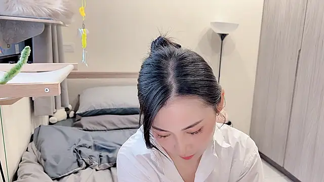 BabyOneDaily's cam snapshot