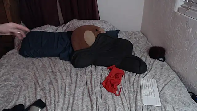 anja_peach's cam snapshot