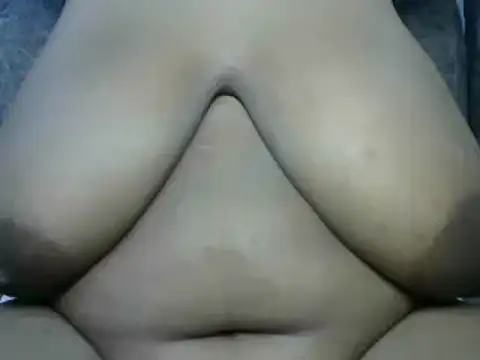 Juicytitty3's cam snapshot