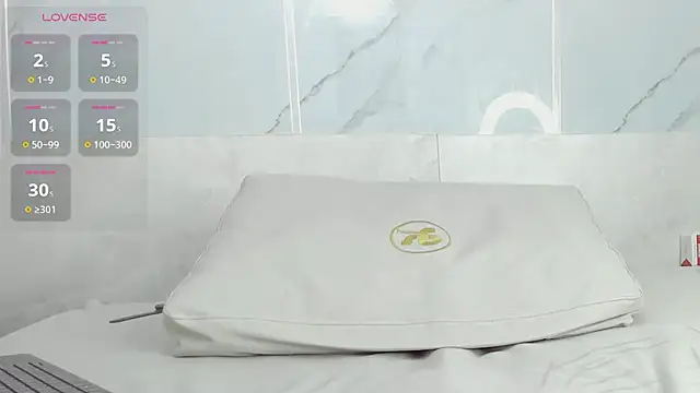 valerith_hale's cam snapshot