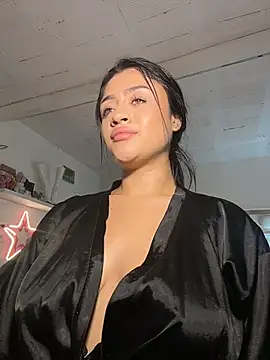 lucianaroy live sex cam