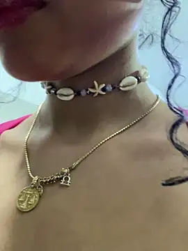 Aprillbrunette live sex cam