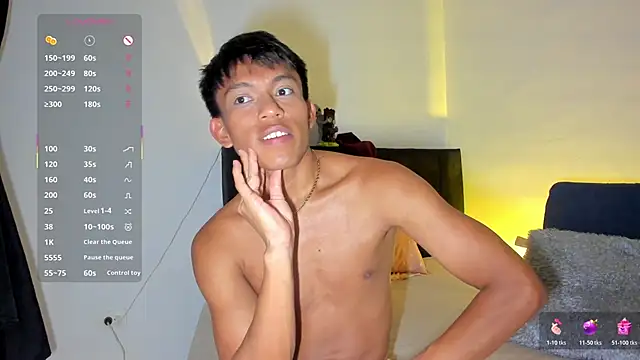 santinaughty's cam snapshot