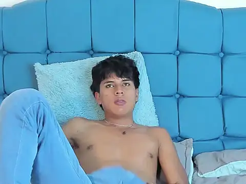 Valentino_Lane live sex cam