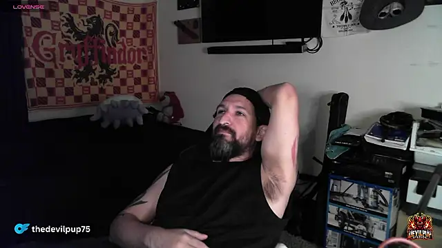 DevilPup75_'s cam snapshot