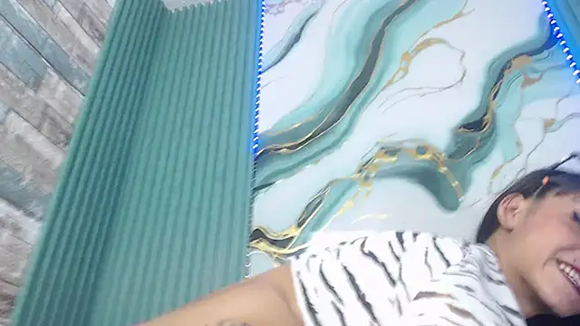 mikaela_iris's cam snapshot