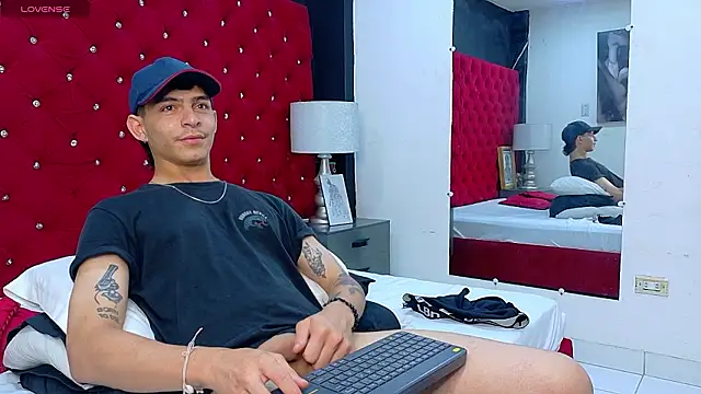 Logan_Woods's cam snapshot