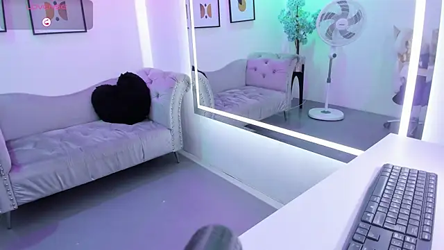 Scarleett_rousse's cam snapshot