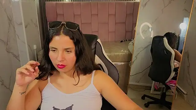 Dulce17_b's cam snapshot