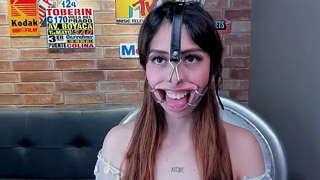 foxy_tiana's cam snapshot