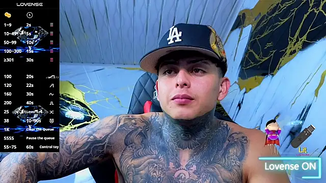 Kevin22_222 live sex cam