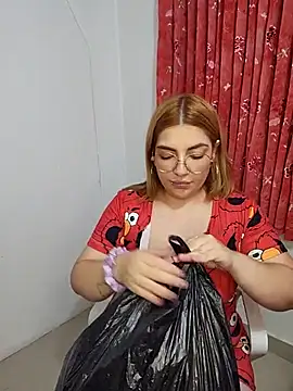 mila_curvy's cam snapshot