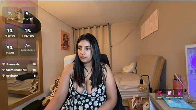 cloe_small's cam snapshot