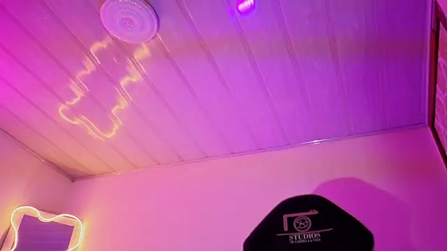 Laylafoxy_tay live sex cam