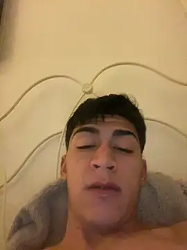 BadboyXXXMZ live sex cam