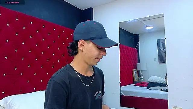 Logan_Woods's cam snapshot