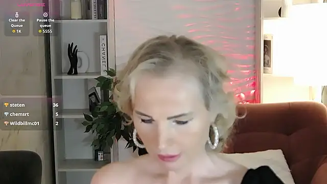 Sandra_Kind's cam snapshot