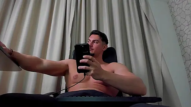 ClintMasters live sex cam