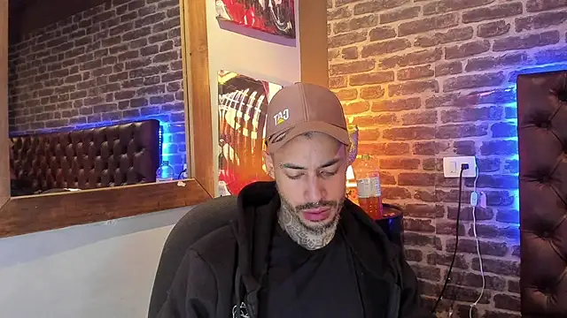 VinzenzRizzo live sex cam