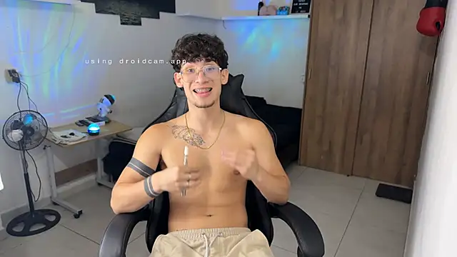 Kisan_Smith live sex cam