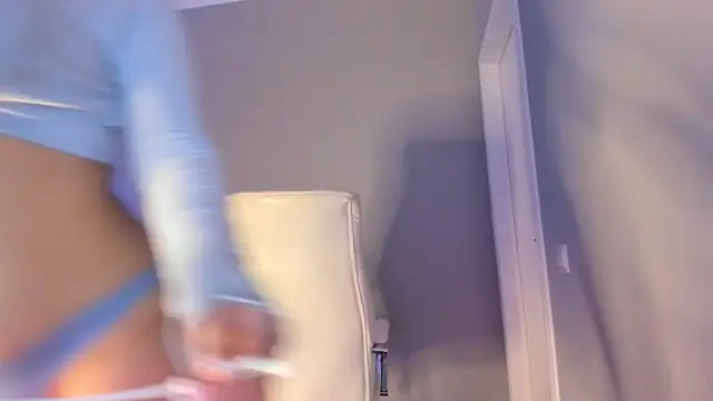 akura011 live sex cam