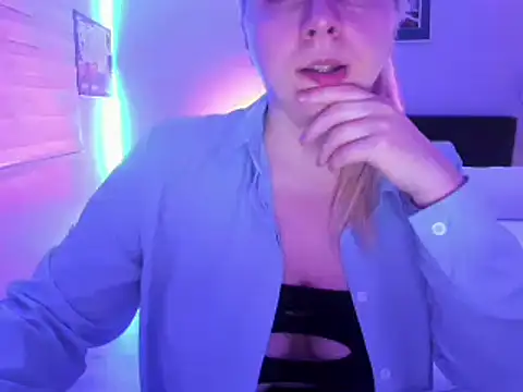 HappyIva's cam snapshot