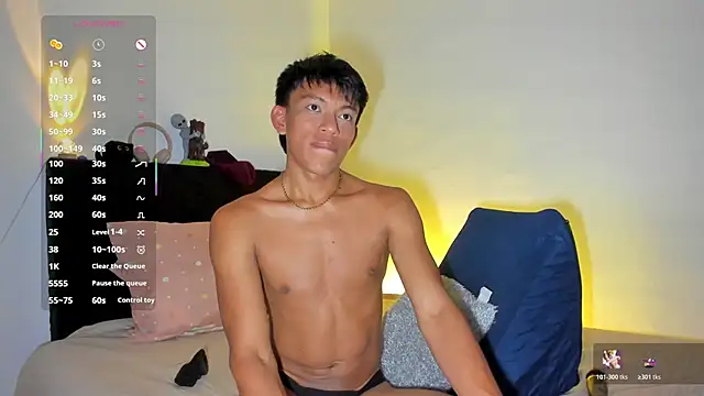 santinaughty live sex cam