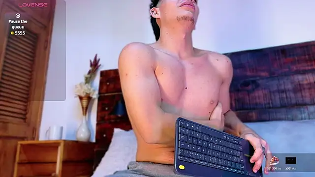 JhosuaVega live sex cam