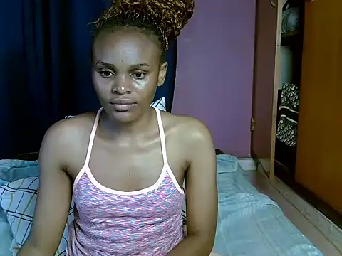 Queen_petite_ live sex cam